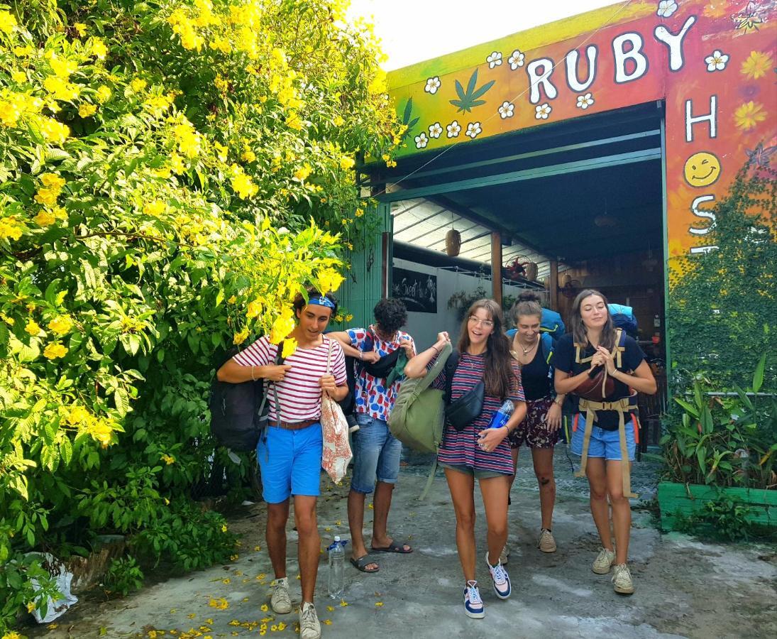 Ruby Phu Quoc Hostel Zewnętrze zdjęcie